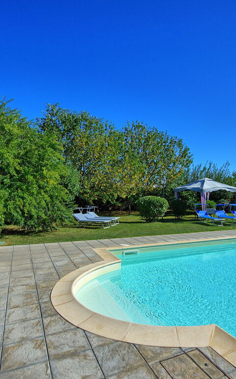 Casale Tiziano: basseng, Hage