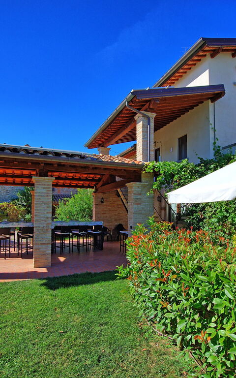 Casale Tiziano: Hage, Hovedinngang, Utendørs