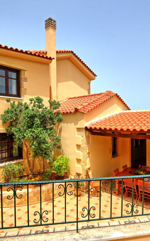 Villa Sevi Grande: Hage, Utendørs