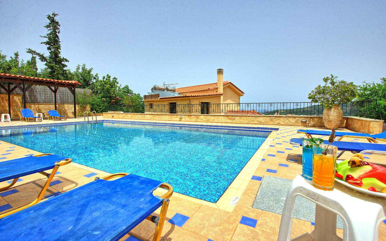 Villa Sevi Grande: basseng