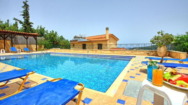 Villa Sevi Grande: basseng