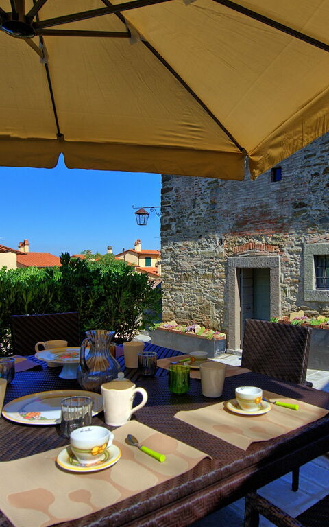 Casa La Fonte: Balkong / terrasse / uteplass, Hage