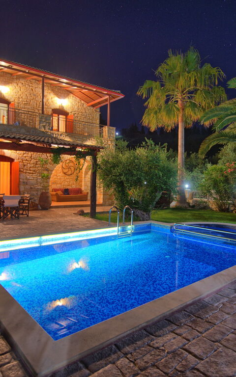 Villa Vrisses: Utendørs