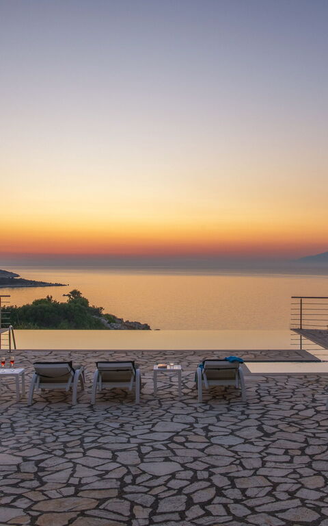 Beachfront Villa Seasun: basseng, Utendørs, Visningar