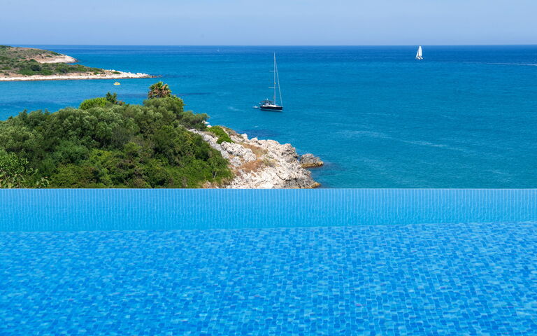 Beachfront Villa Seasun: basseng, Utendørs, Visningar