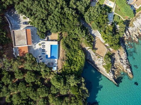 Beachfront Villa Seasun