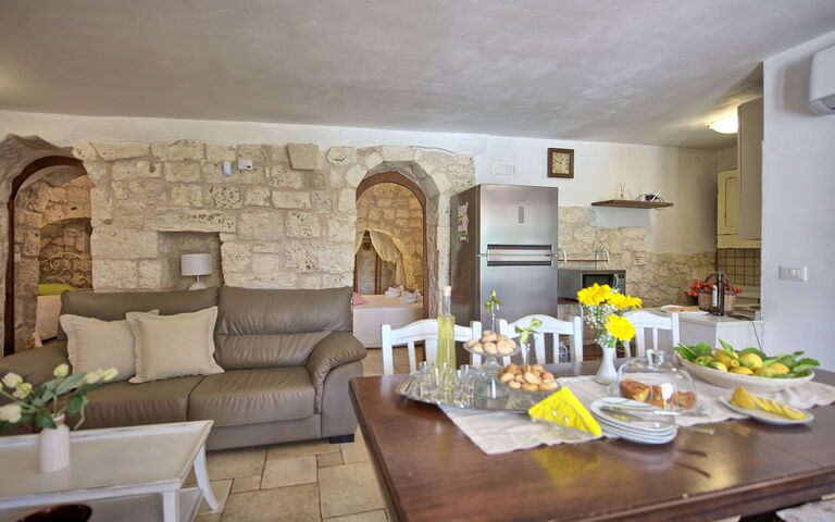 Trullo Santo Stefano: Kjøkken, Lunsjrom, Stue
