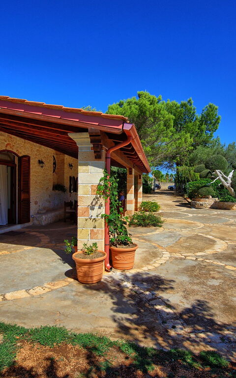 Lamia Santo Arcangelo: Eksteriør