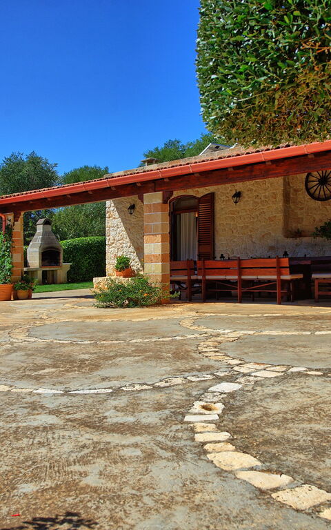 Lamia Santo Arcangelo: Eksteriør