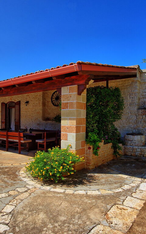 Lamia Santo Arcangelo: Eksteriør