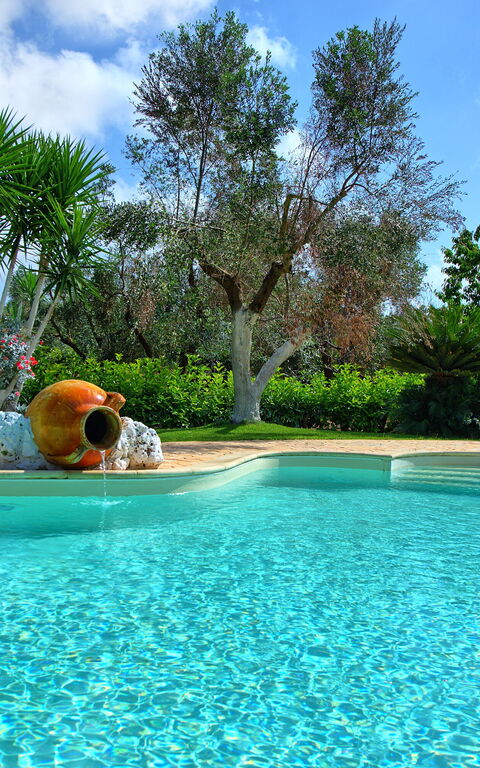 Lamia Santo Arcangelo: basseng, Hage, Utendørs