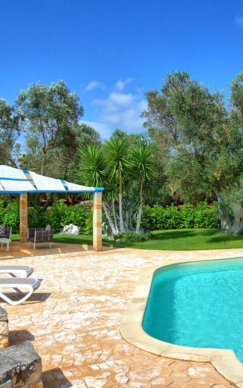 Lamia Santo Arcangelo: basseng, Hage, Utendørs