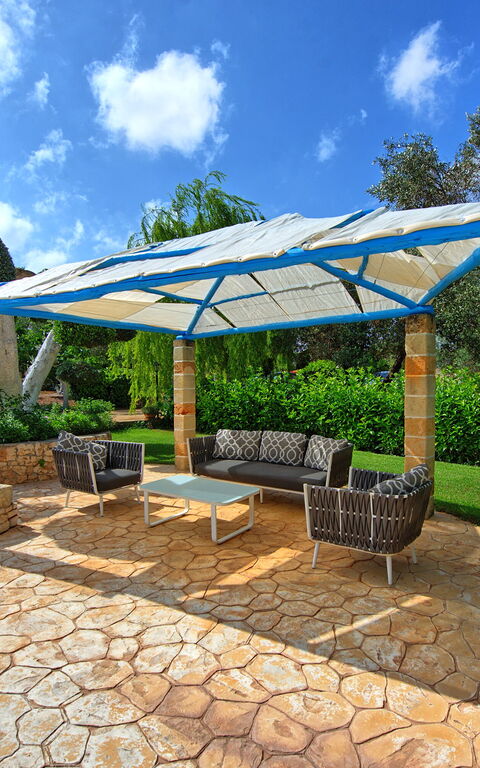 Lamia Santo Arcangelo: Hage, Utendørs