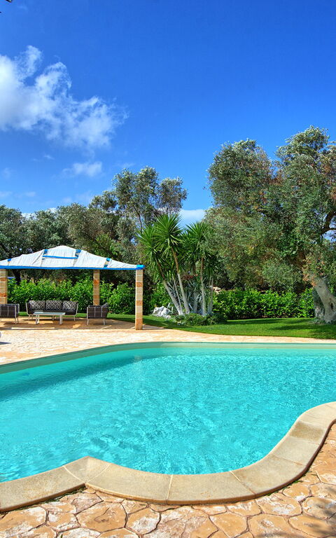 Lamia Santo Arcangelo: basseng, Hage, Utendørs