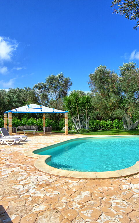 Lamia Santo Arcangelo: basseng, Hage, Utendørs