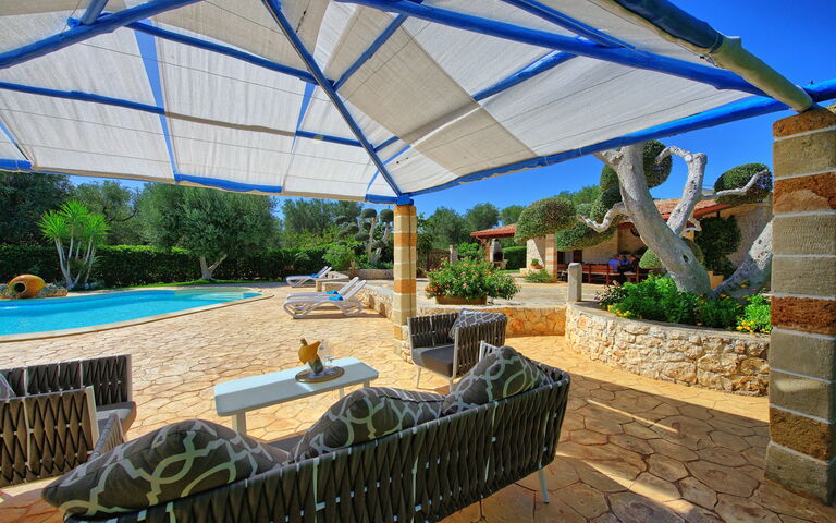 Lamia Santo Arcangelo: Eksteriør