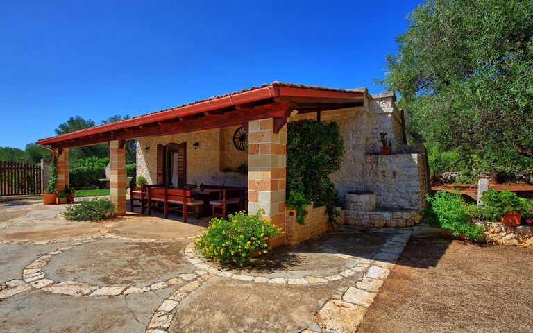 Lamia Santo Arcangelo: Eksteriør