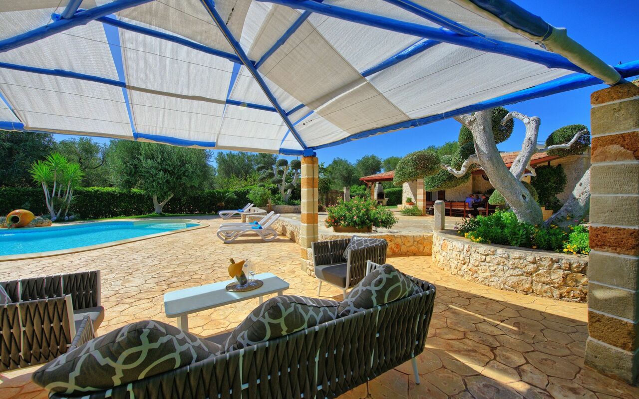 Lamia Santo Arcangelo: Eksteriør