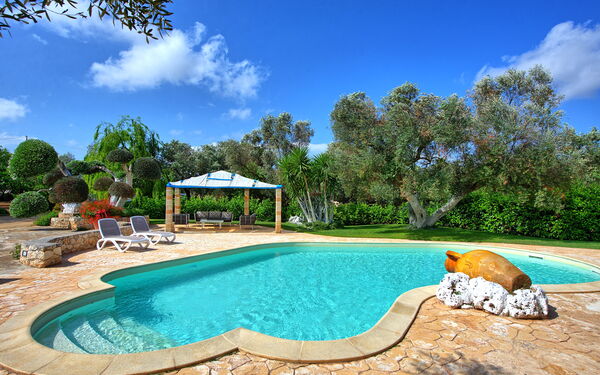 Lamia Santo Arcangelo: basseng, Hage, Utendørs