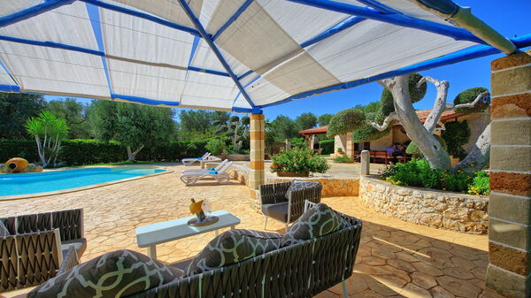 Lamia Santo Arcangelo: Eksteriør