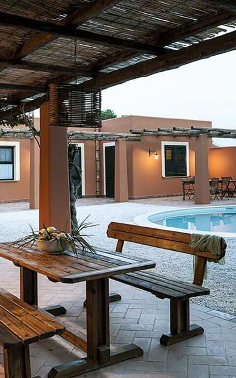 Villa Arangea: basseng, Eksteriør