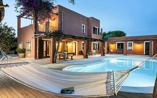 Villa Arangea: basseng, Eksteriør