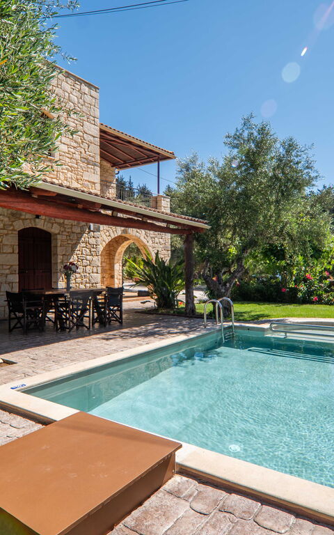 Villa Nipos