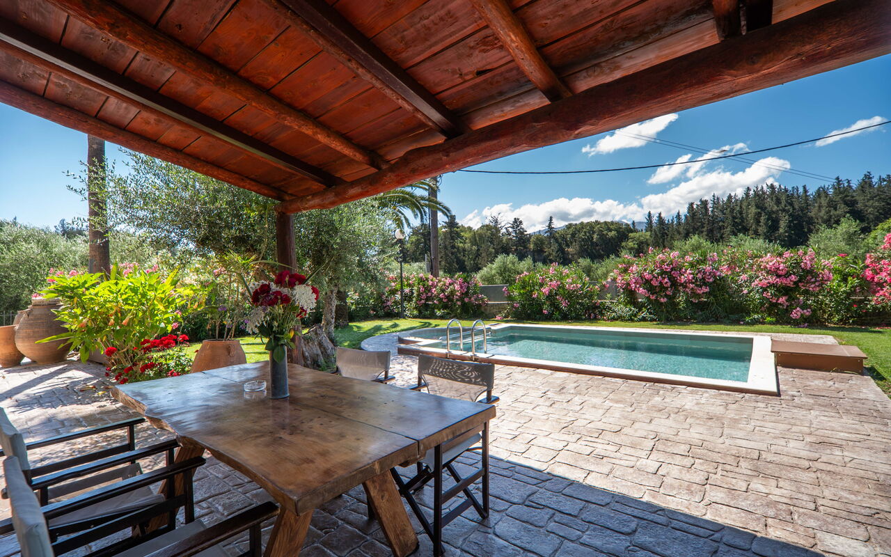 Villa Nipos