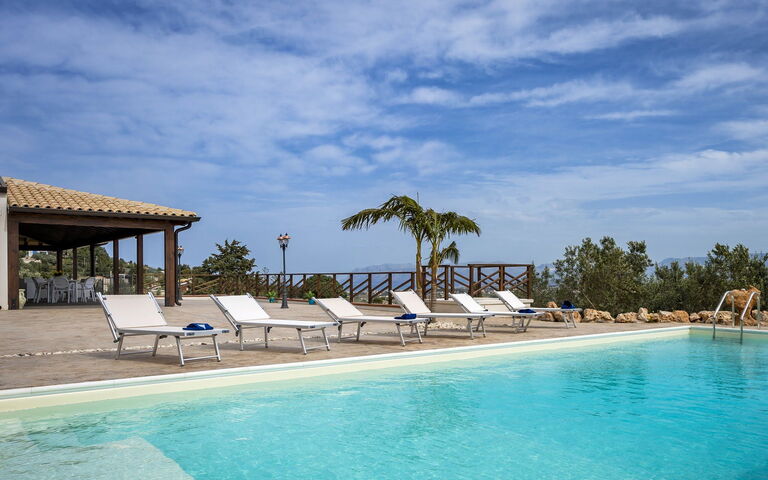 Villa Mare e Monti: basseng