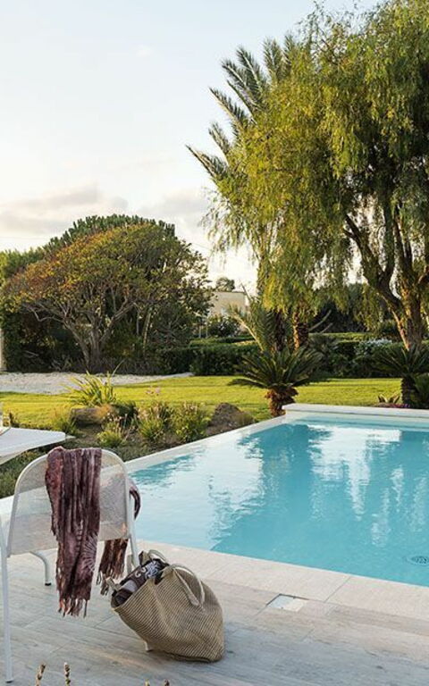 Villa Salinella: basseng, Hage