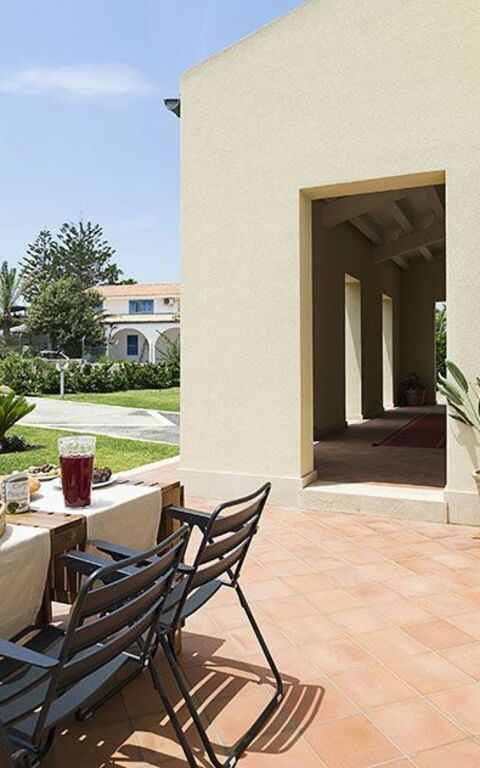 Villa Ala: Balkong / terrasse / uteplass, Utendørs