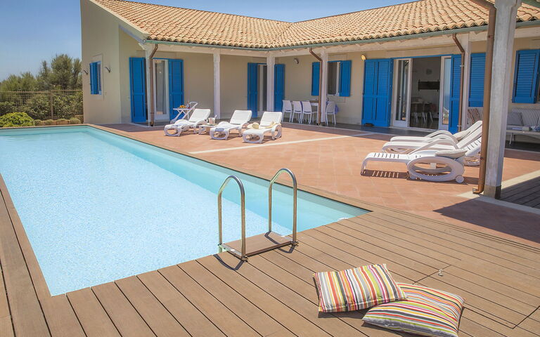 Villa Ala: basseng, Utendørs