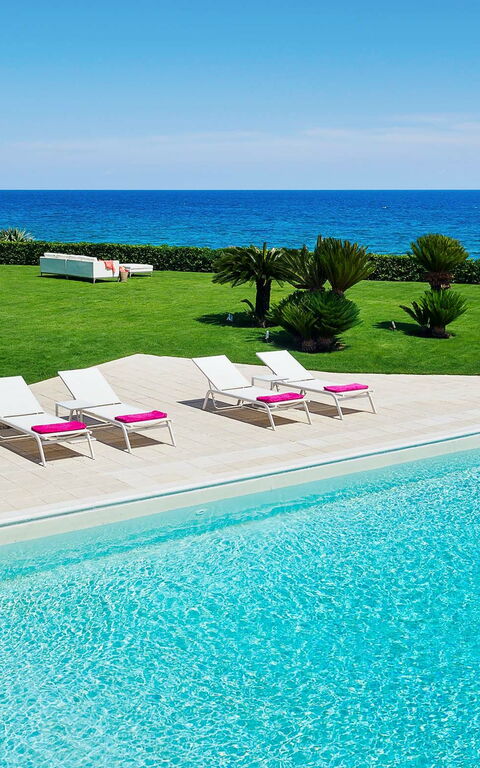 Blu Moon: basseng, Hage, Visningar