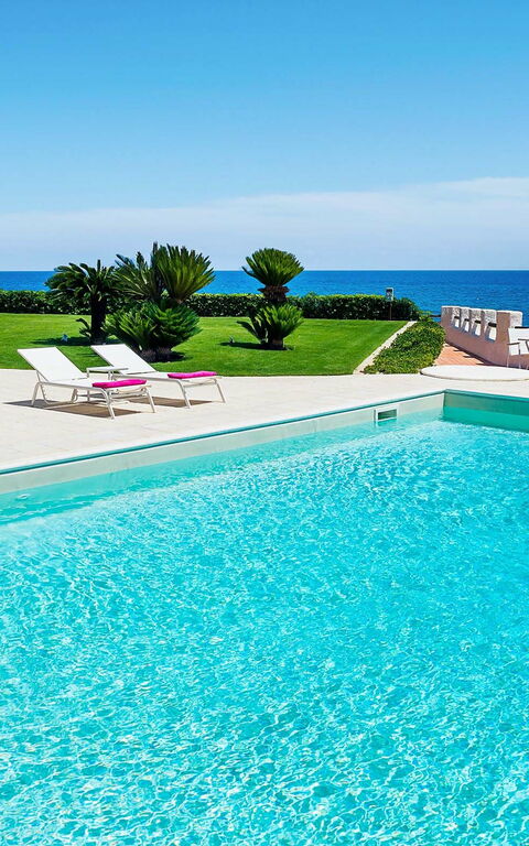 Blu Moon: basseng, Hage, Visningar