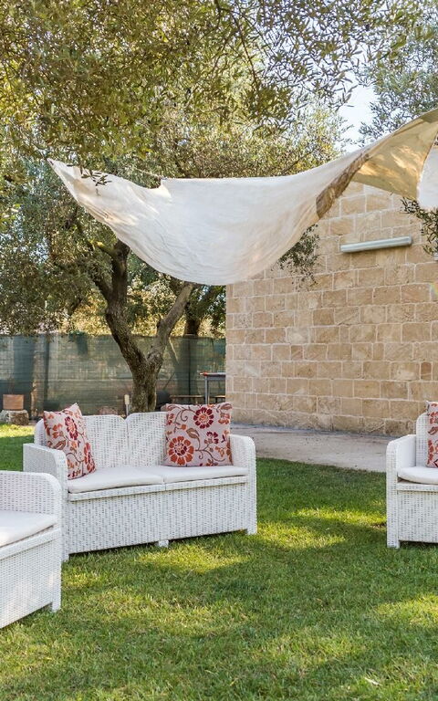 Villa Safiria: Hage, Utendørs