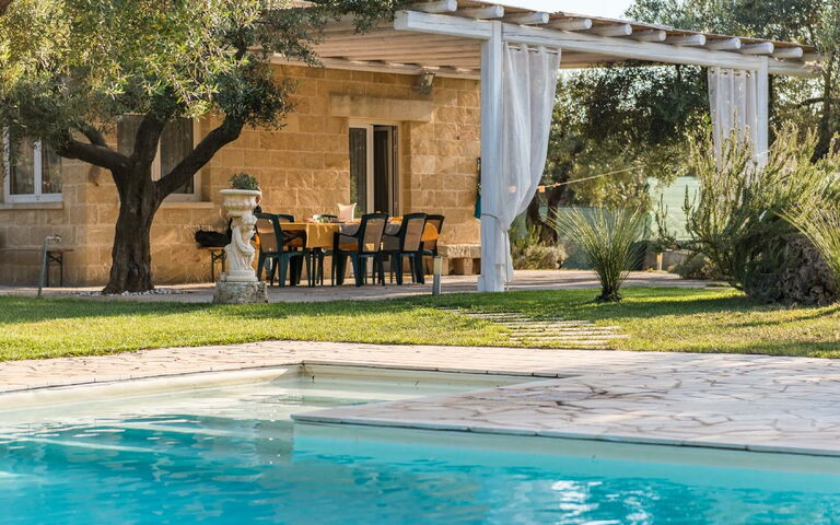 Villa Safiria: basseng