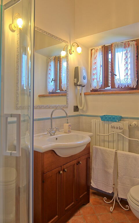 Villa Farneta: Baderom