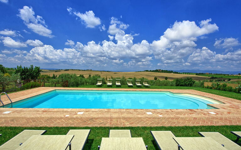 Villa Farneta: basseng, Hage