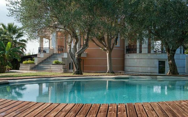 Villa Vendicari: basseng, Utendørs