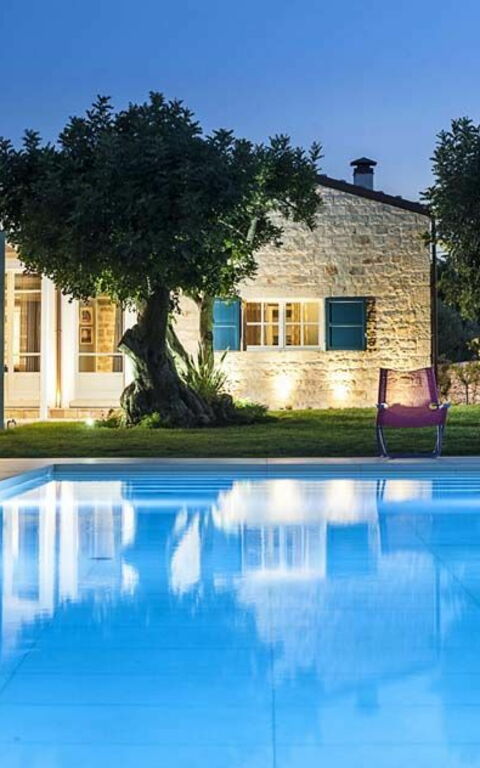 Villa Casi o Cantu: basseng, Utendørs