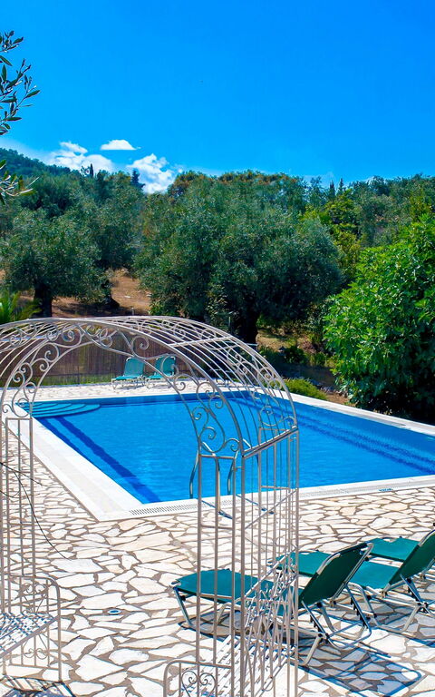 Villa Di Giovanni: basseng, Utendørs