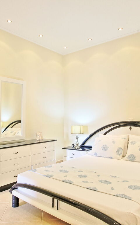 Acharavi Beach Villa: soverom