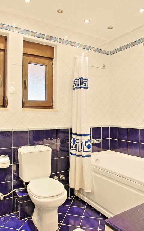 Acharavi Beach Villa: Baderom