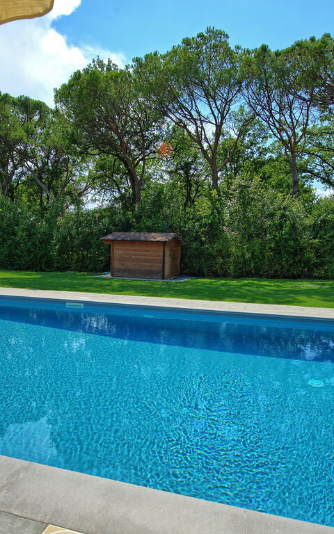 Villa Cangeli: basseng, Hage, Utendørs