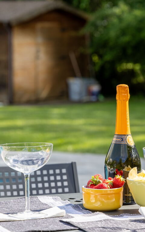 Villa Cangeli: basseng, Hage, Utendørs