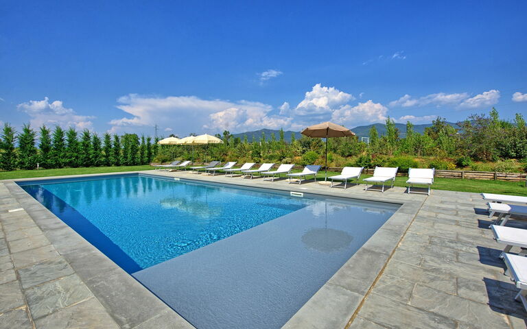 Villa Cangeli: basseng, Utendørs