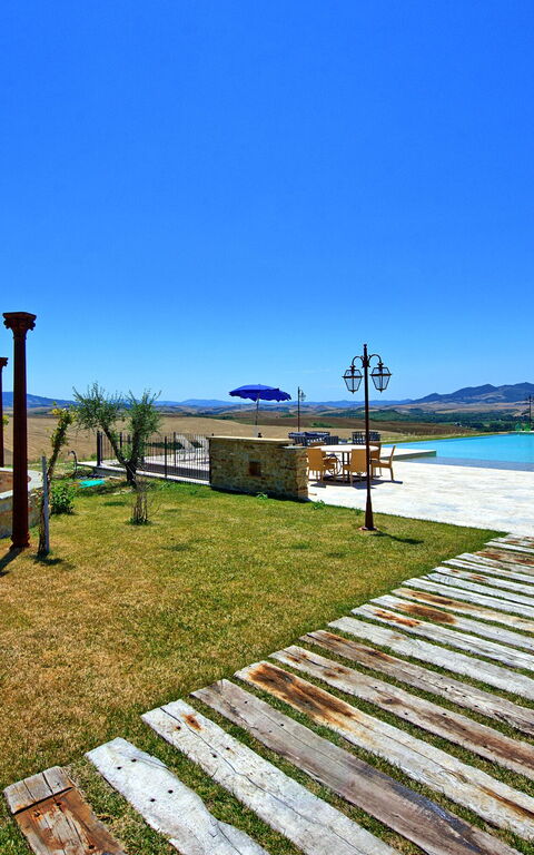 Villa Massimiliano: basseng, Hage, Utendørs