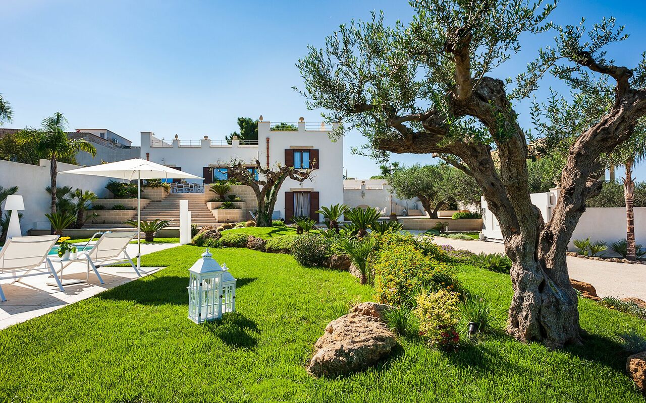 Villa Pigna Bianca: Hage, Utendørs