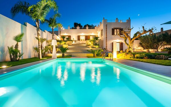 Villa Pigna Bianca: basseng, Utendørs