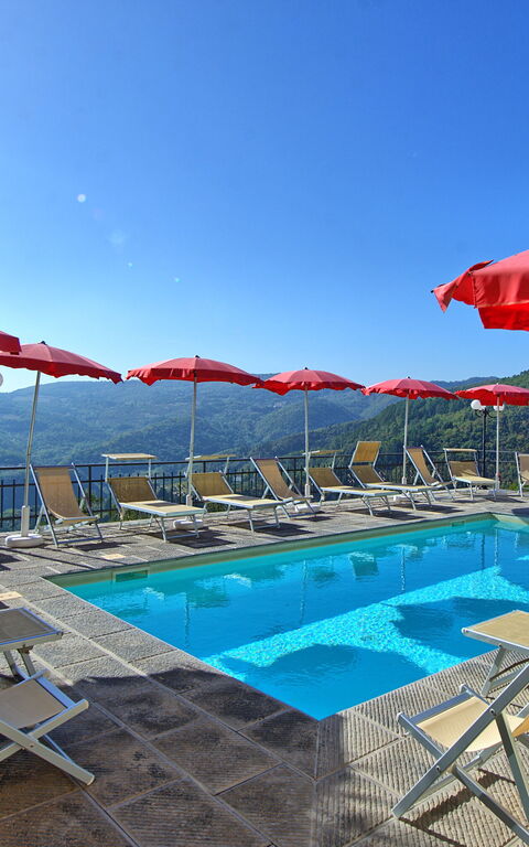 Casalta: basseng, Eksteriør, Utendørs